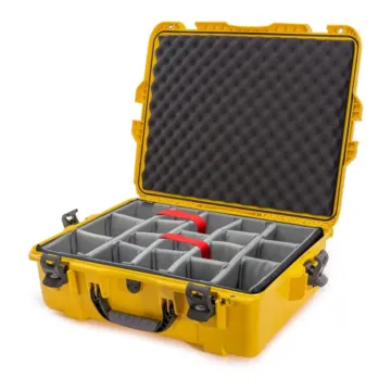 Photo de NANUK™ 945 - Valise de Protection Jaune avec Séparateur