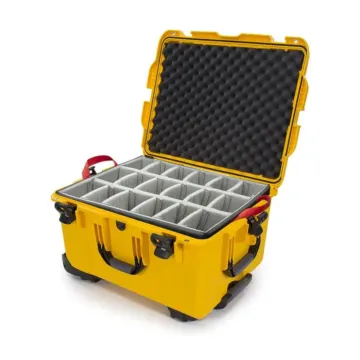 Photo de NANUK™ 960 - Valise de Protection Jaune avec Séparateur